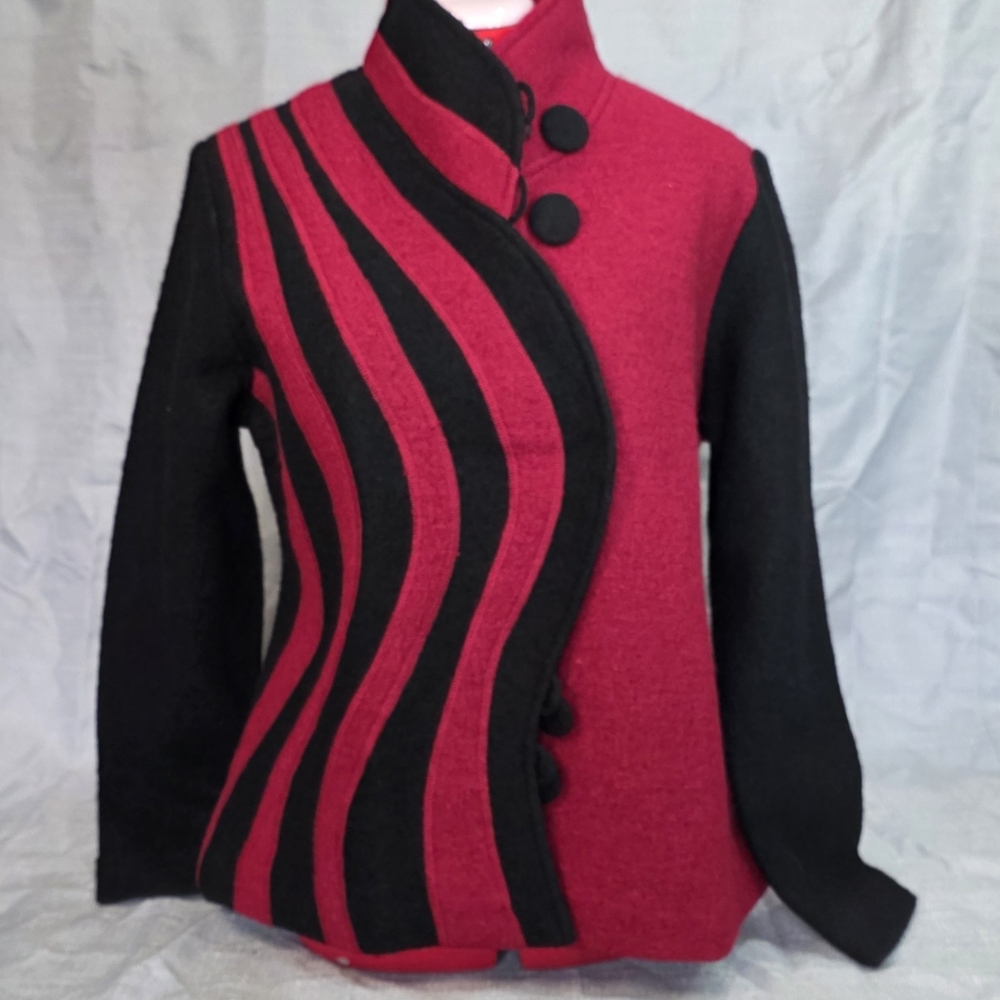 NorthStyle boiled wool jacket asymmetrical red‎ black design with button closure